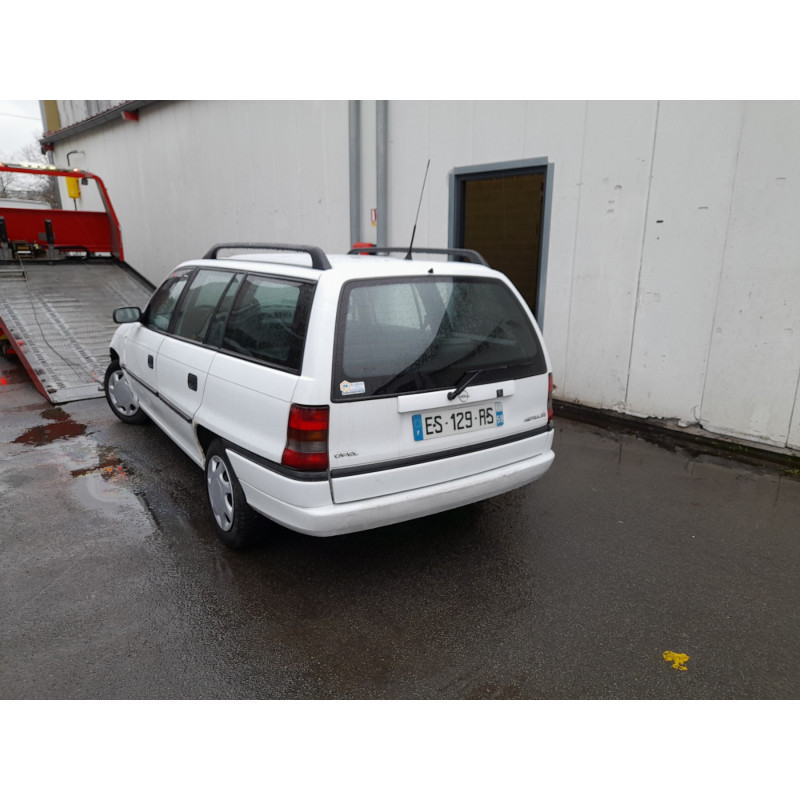 Pare choc avant OPEL ASTRA F Photo n°10