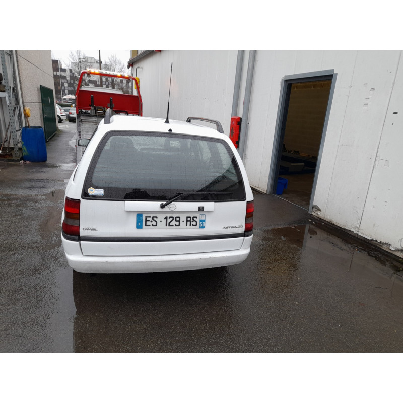 Pare choc avant OPEL ASTRA F Photo n°12
