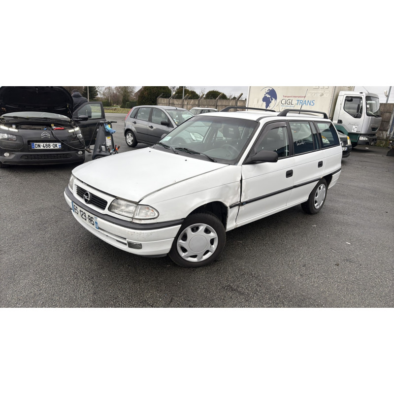Pare choc avant OPEL ASTRA F Photo n°18