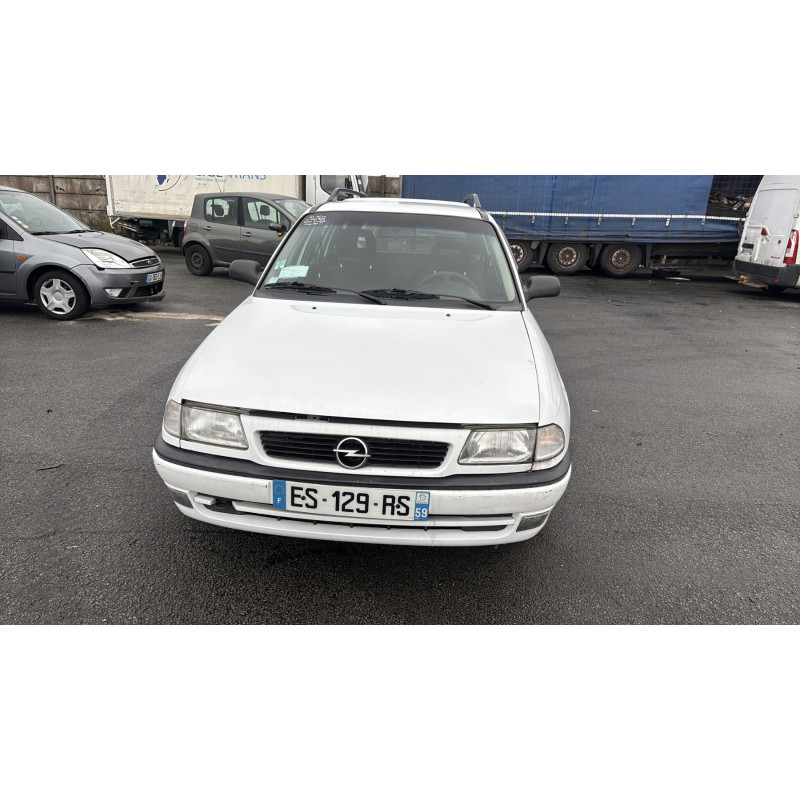 Pare choc avant OPEL ASTRA F Photo n°19