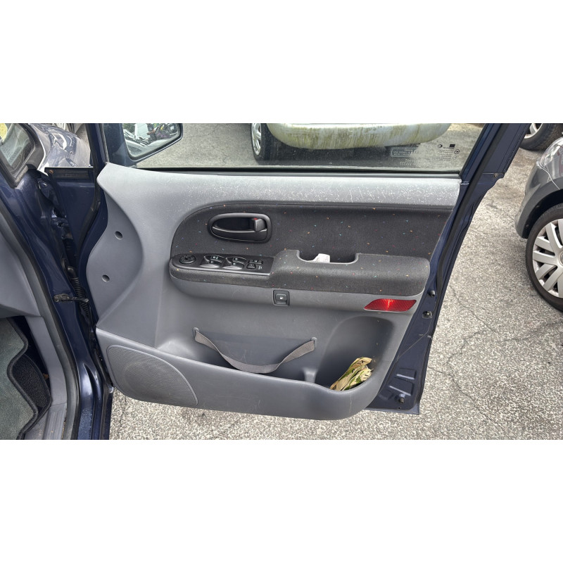 Porte avant droit HYUNDAI TRAJET Photo n°18