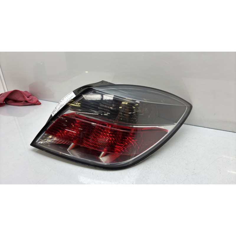 Feu arriere principal droit (feux) OPEL ASTRA H Photo n°2