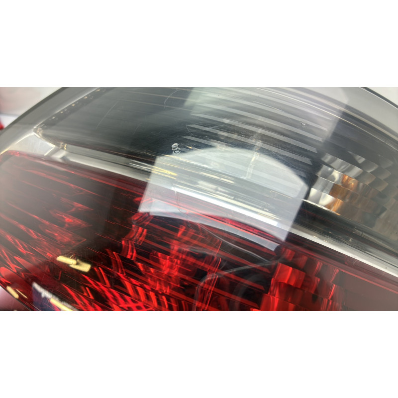 Feu arriere principal droit (feux) OPEL ASTRA H Photo n°4