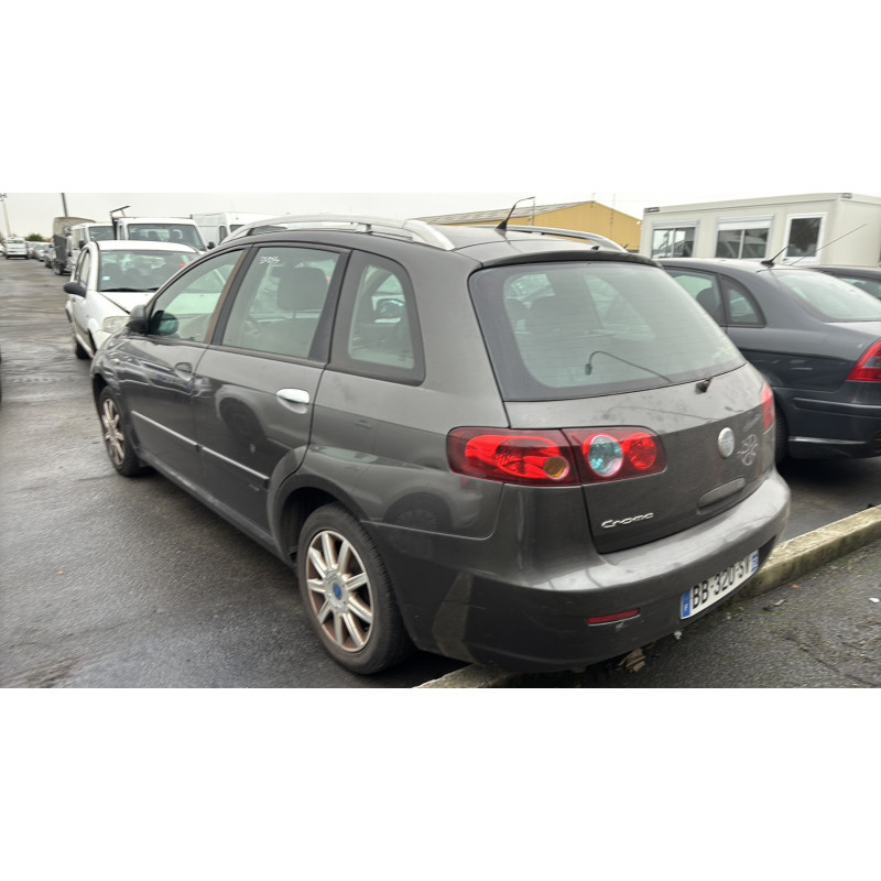 Pare choc avant FIAT CROMA 2 Photo n°19