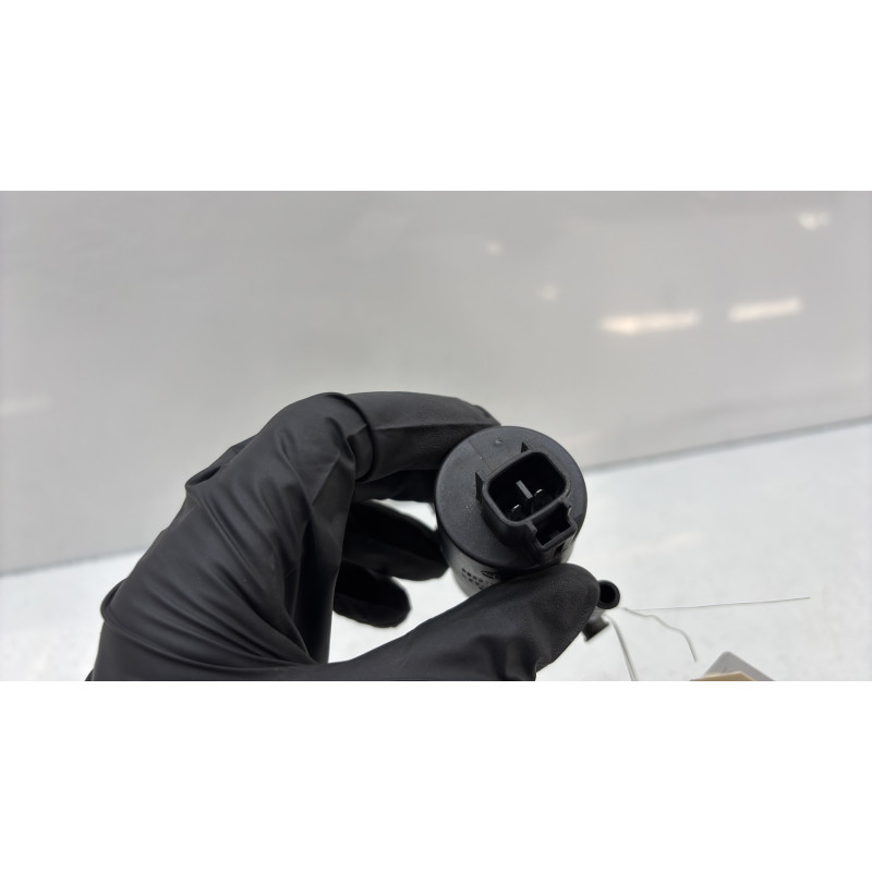 Pompe lave glace arriere TOYOTA YARIS 3 Photo n°2
