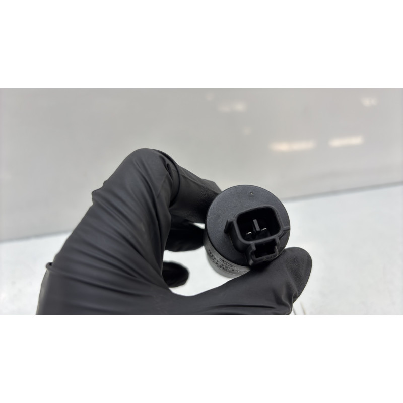 Pompe lave glace avant TOYOTA YARIS 3 Photo n°2
