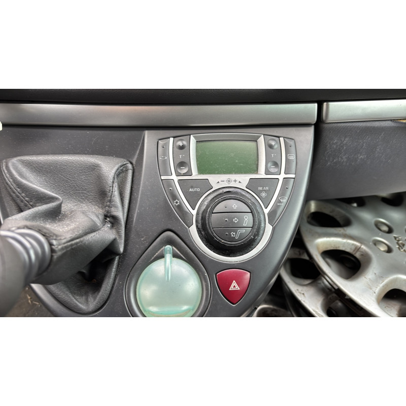 Treuil de roue de secours PEUGEOT 807 Photo n°10