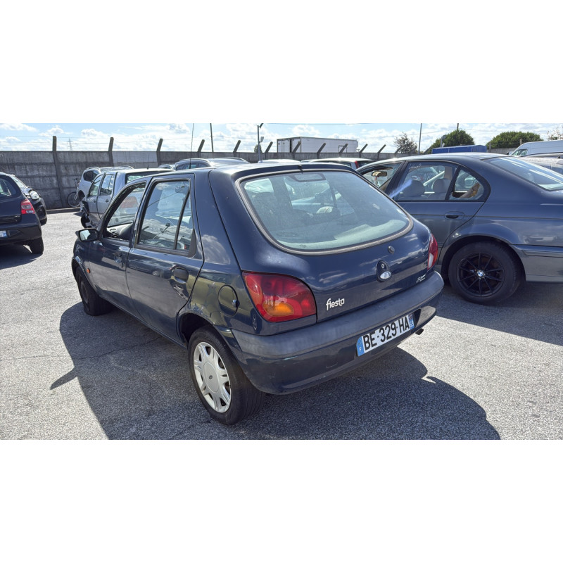 Feu arriere principal droit (feux) FORD FIESTA 4 Photo n°10