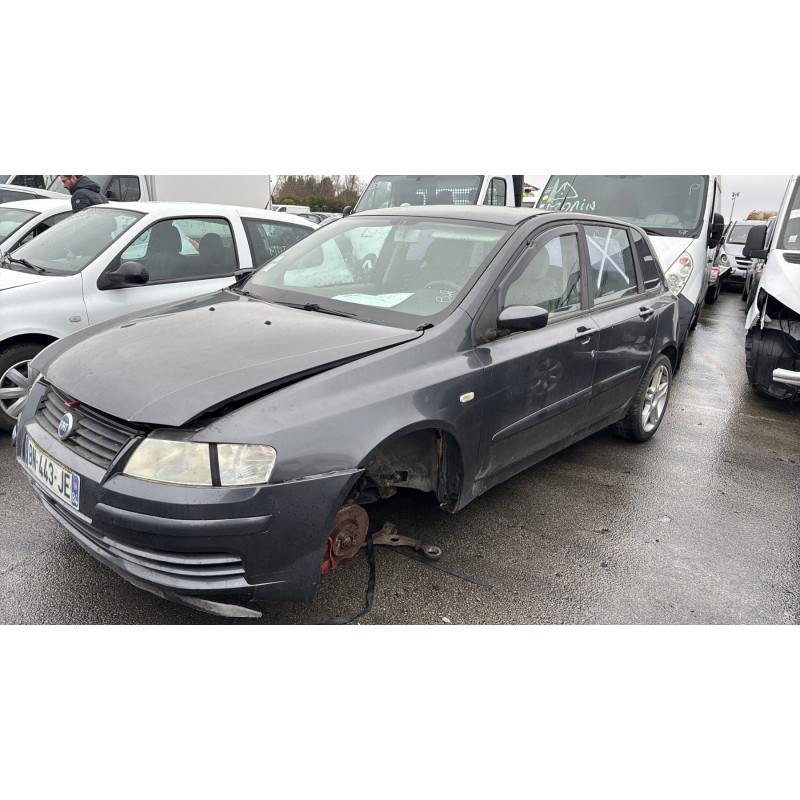 Pare choc arriere FIAT STILO Photo n°8