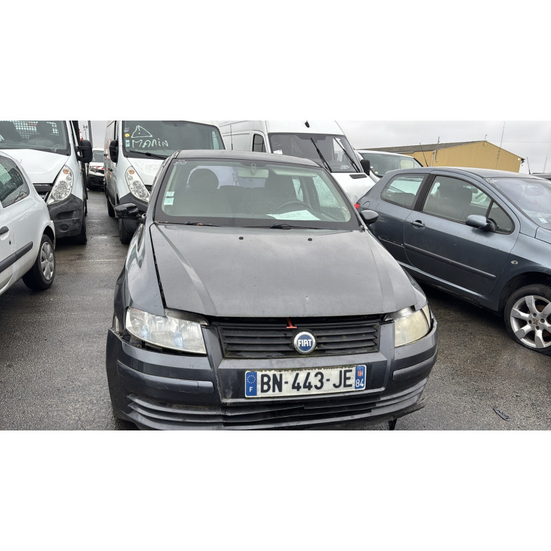 Pare choc arriere FIAT STILO Photo n°9