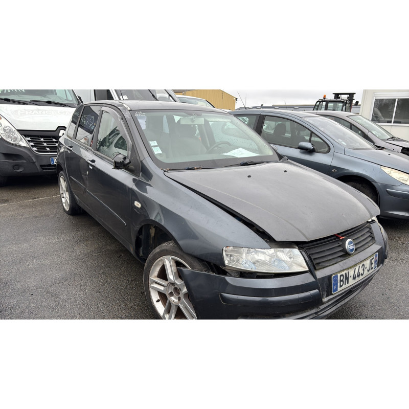 Pare choc arriere FIAT STILO Photo n°10