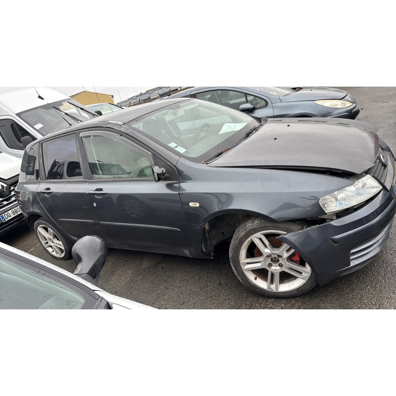 Pare choc arriere FIAT STILO Photo n°11