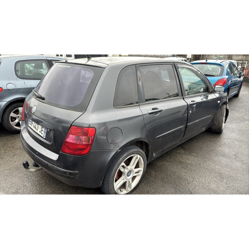 Pare choc arriere FIAT STILO Photo n°12