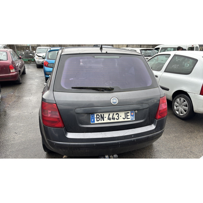 Pare choc arriere FIAT STILO Photo n°13