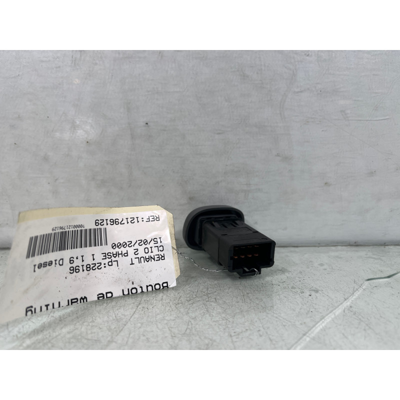 Bouton de warning RENAULT CLIO 2 Photo n°2