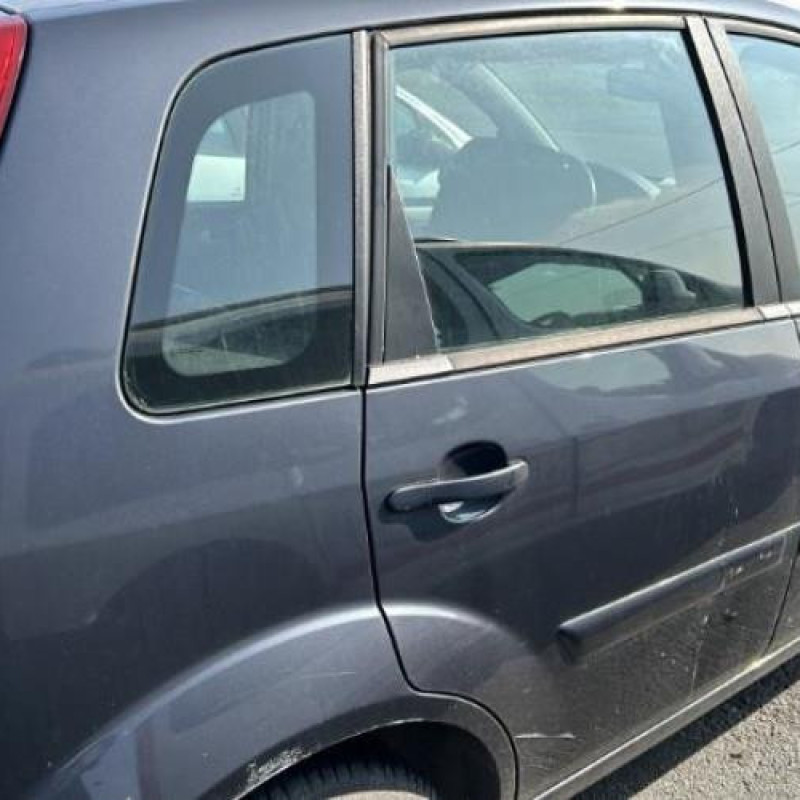 Moteur FORD FIESTA 5 Photo n°8