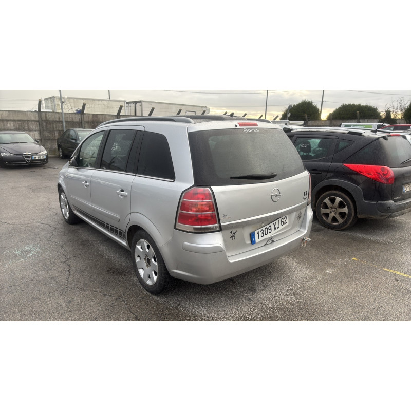 Pare choc arriere OPEL ZAFIRA B Photo n°8