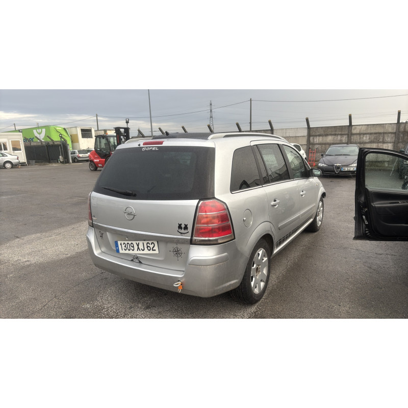 Pare choc arriere OPEL ZAFIRA B Photo n°9