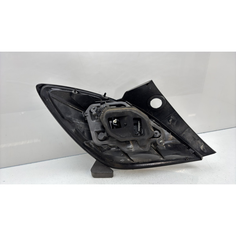 Feu arriere principal droit (feux) OPEL ASTRA H Photo n°4
