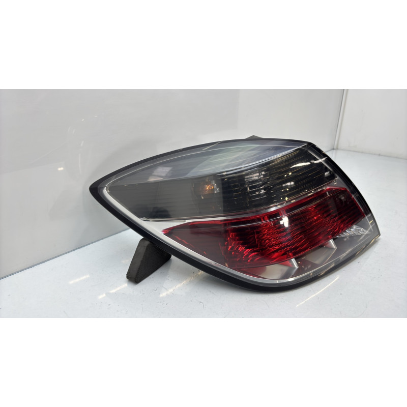 Feu arriere principal gauche (feux) OPEL ASTRA H Photo n°2