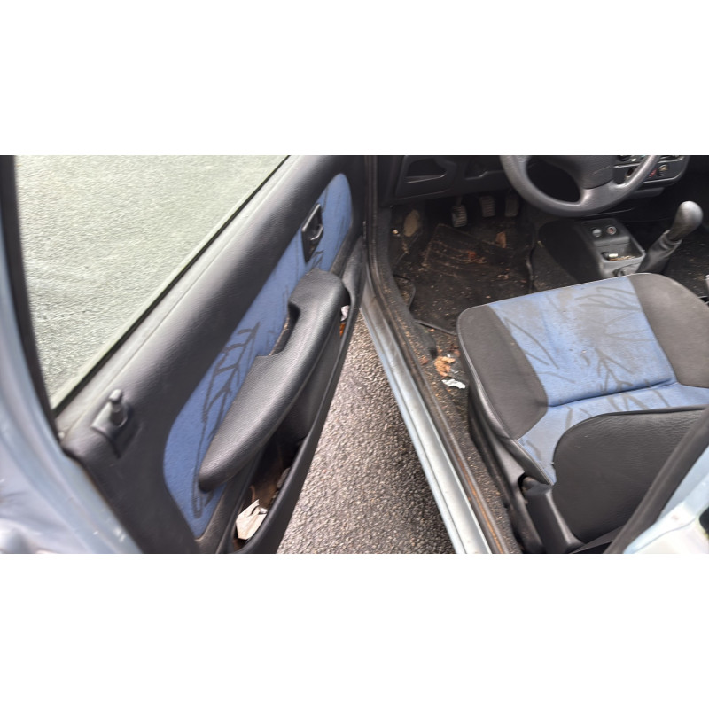 Porte avant gauche PEUGEOT 106 Photo n°15