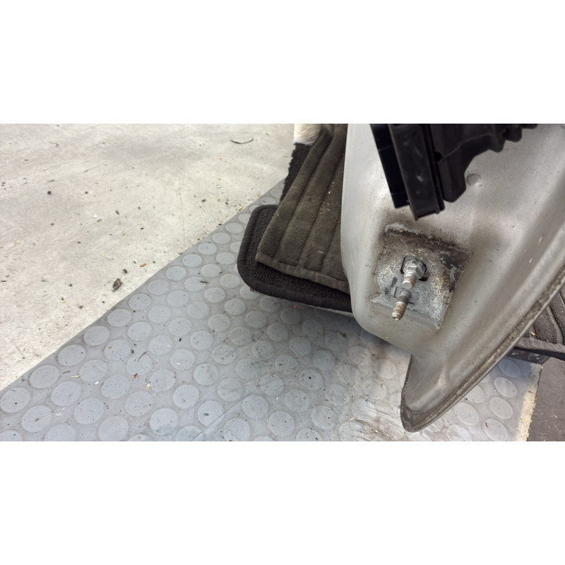 Porte avant gauche RENAULT CLIO 3 Photo n°4