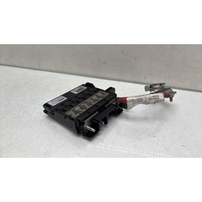 Porte fusible RENAULT MEGANE 4 Photo n°1