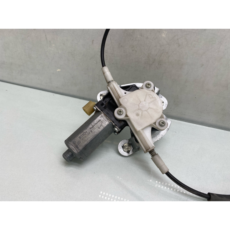Leve vitre electrique avant gauche RENAULT MEGANE 1 Photo n°3