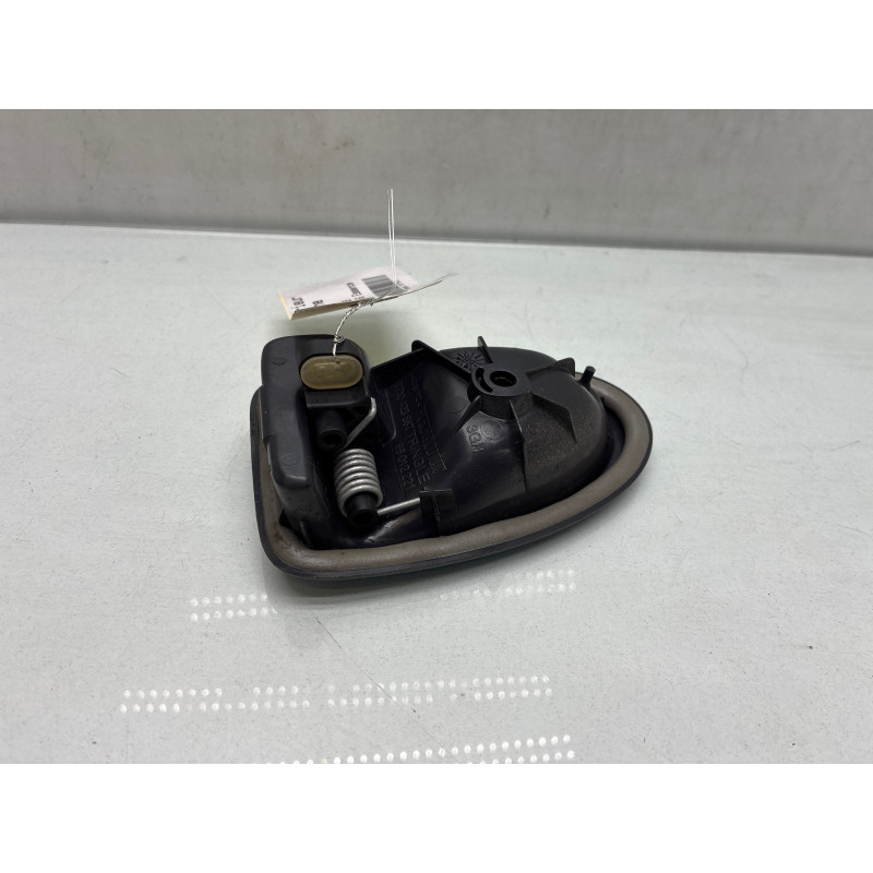 Poignee interieur arriere gauche RENAULT CLIO 2 Photo n°4