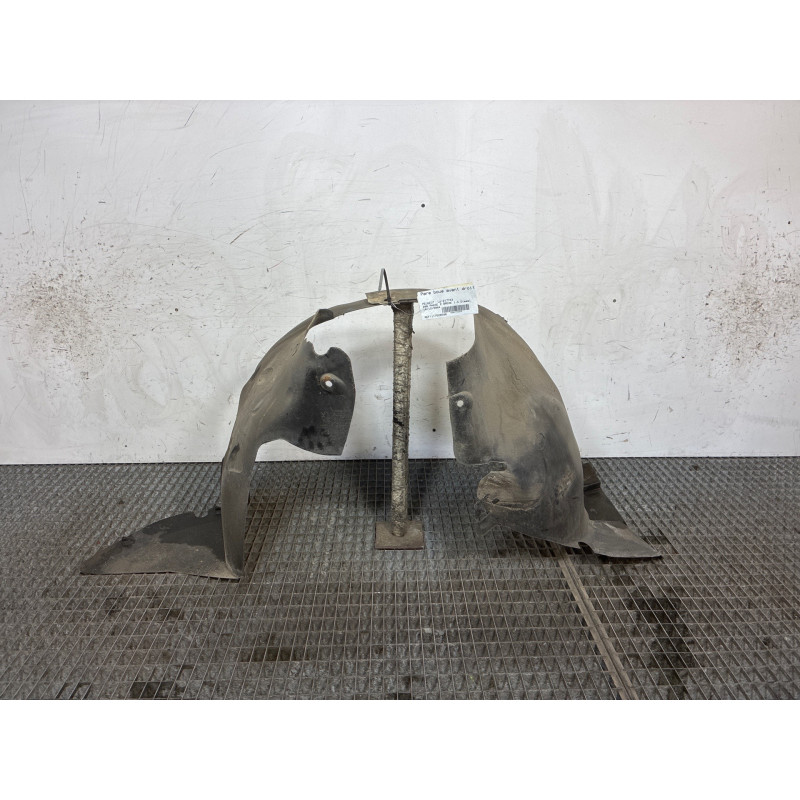 Pare boue avant droit PEUGEOT 206 Photo n°1