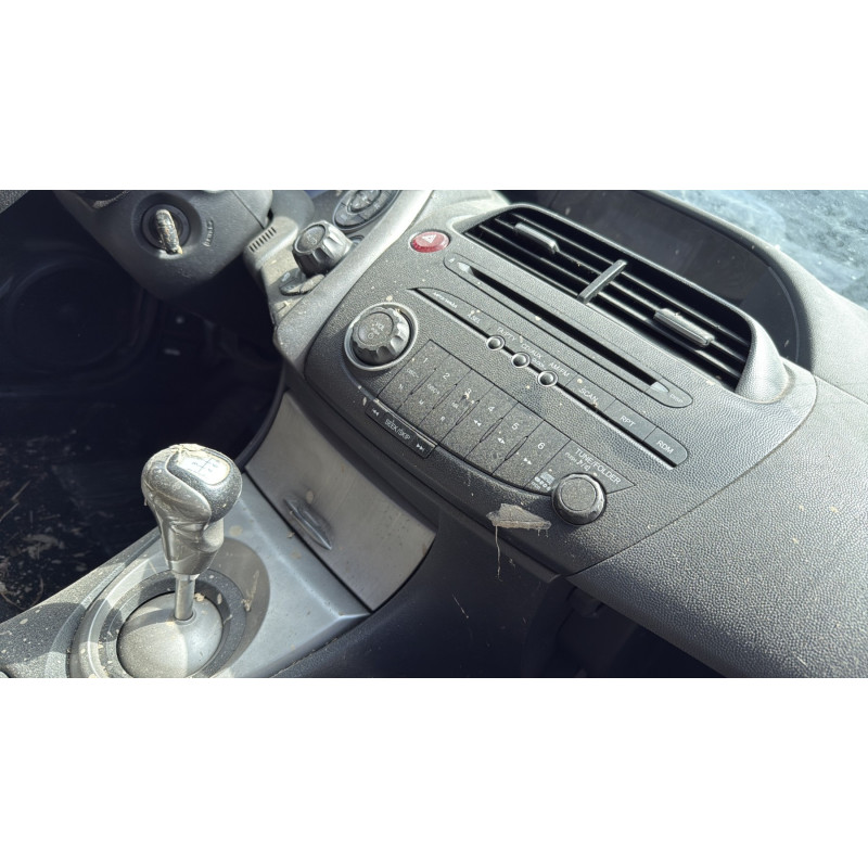 Vitre avant gauche HONDA CIVIC 8 Photo n°20