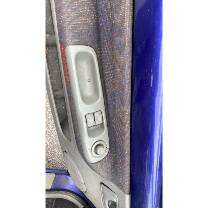 Porte avant droit RENAULT TWINGO 1 Photo n°17