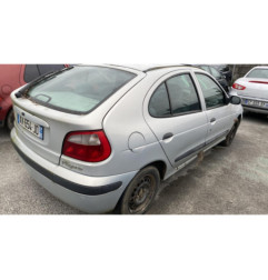 Aile avant droit RENAULT MEGANE 1