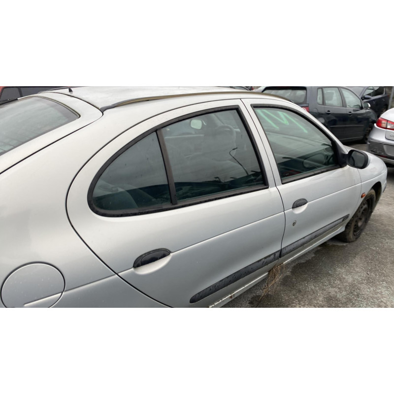 Aile avant droit RENAULT MEGANE 1 Photo n°10