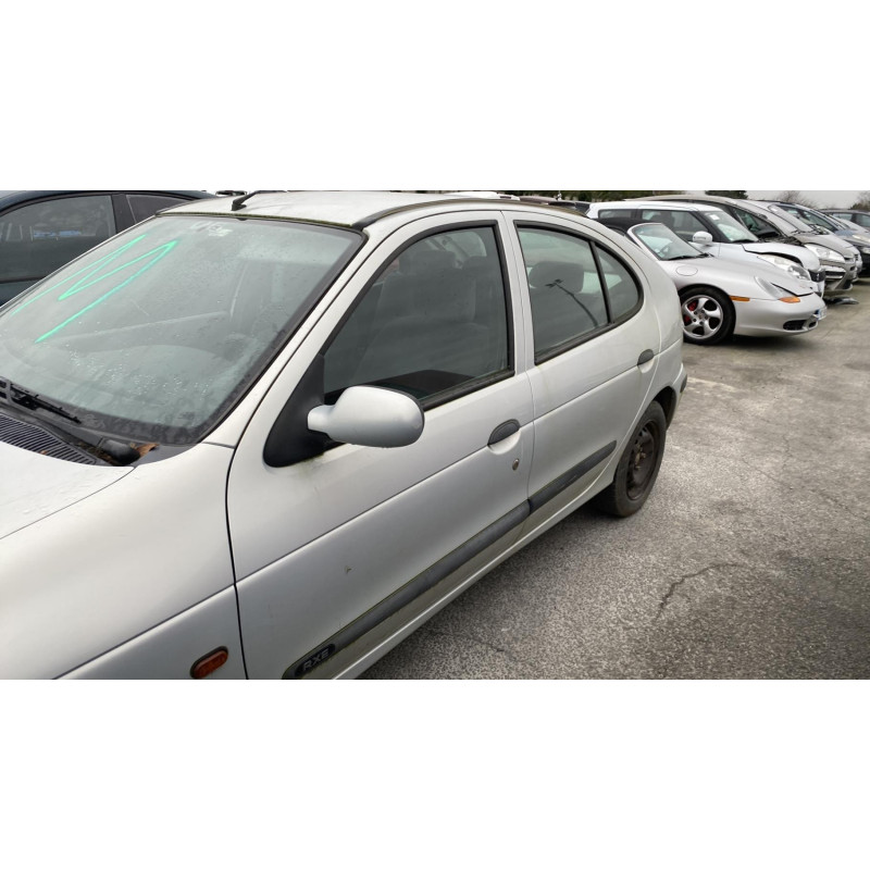 Aile avant droit RENAULT MEGANE 1 Photo n°11