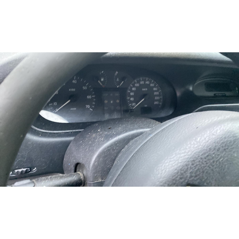 Aile avant droit RENAULT MEGANE 1 Photo n°14