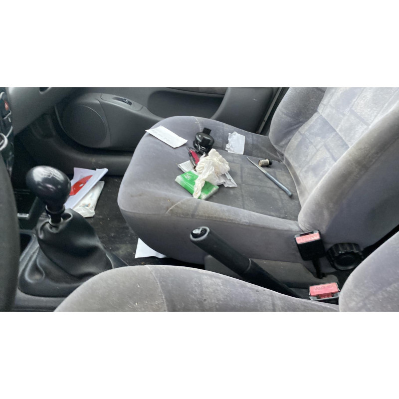 Aile avant droit RENAULT MEGANE 1 Photo n°18