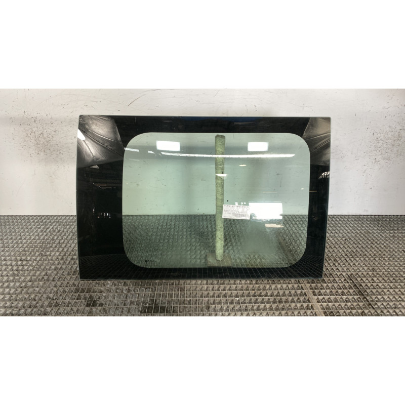 Vitre arriere droit RENAULT TRAFIC 2 Photo n°1