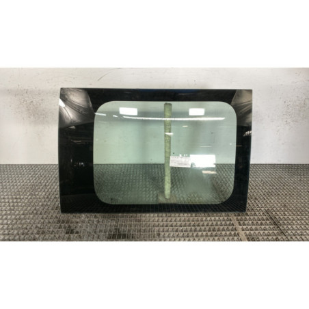 Vitre arriere droit RENAULT TRAFIC 2 Photo n°1