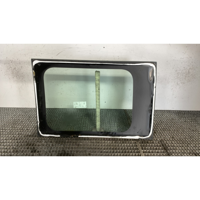 Vitre arriere droit RENAULT TRAFIC 2 Photo n°4
