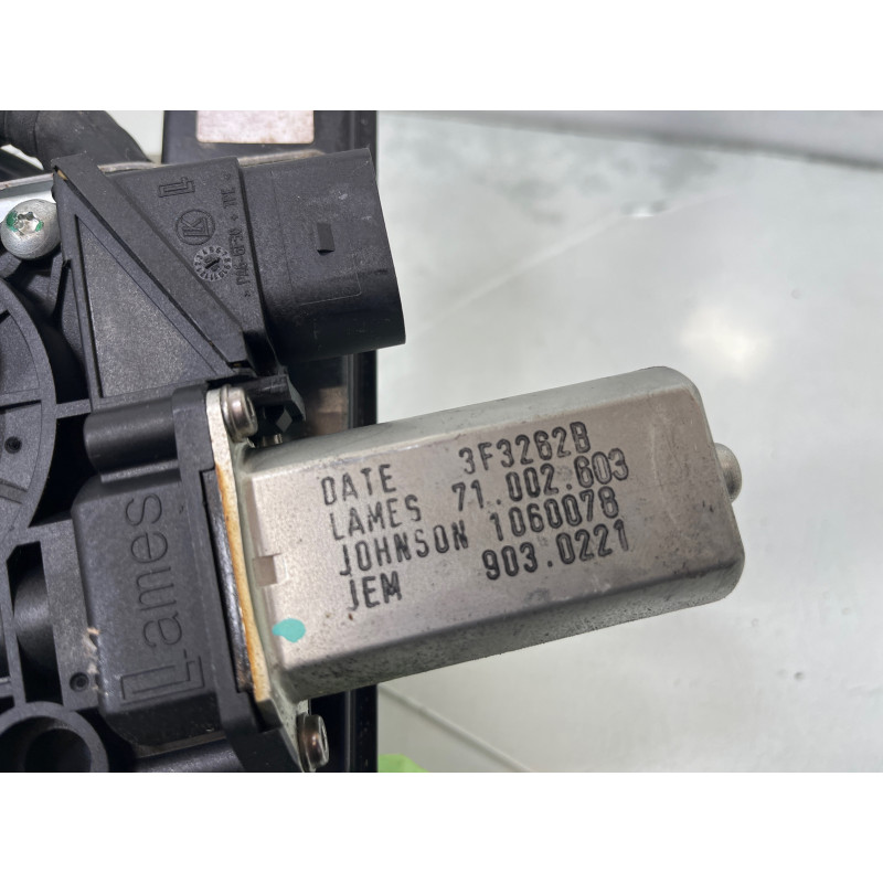 Leve vitre electrique arriere gauche BMW SERIE 1 E87 Photo n°3
