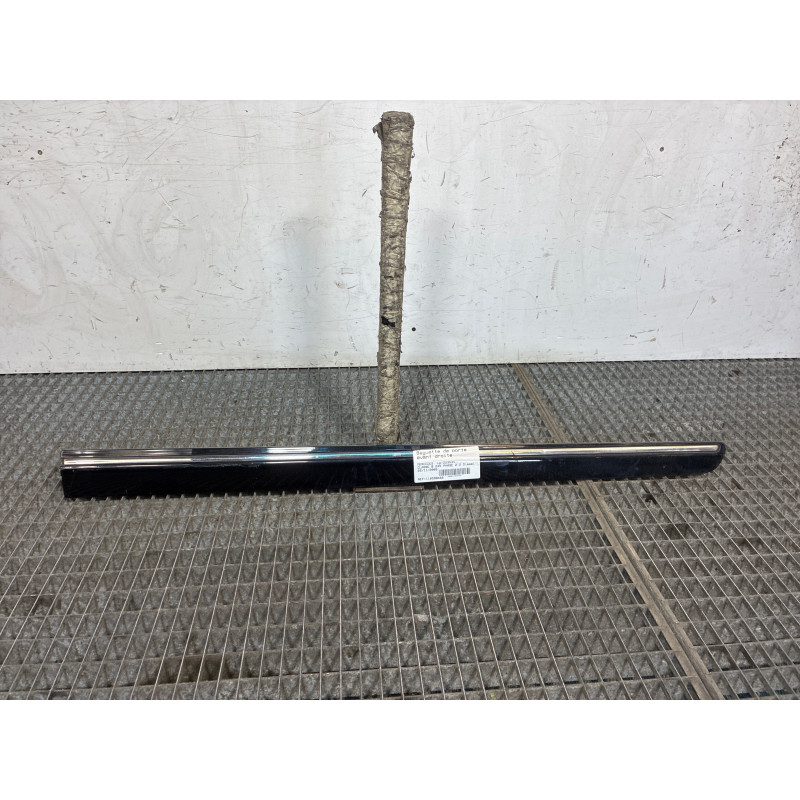 Baguette de porte avant droite MERCEDES CLASSE B 245 Photo n°1