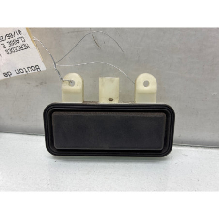 Bouton de coffre MERCEDES CLASSE E 212 Photo n°1
