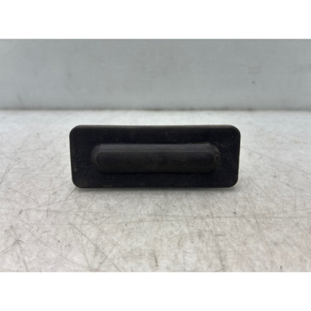 Bouton de coffre PEUGEOT 5008 2 Photo n°1