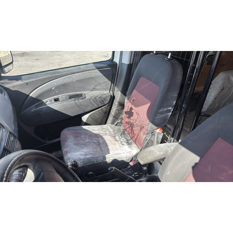 Eclairage de plaque FIAT DOBLO 2 Photo n°16