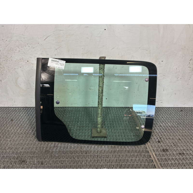 Vitre arriere droit CITROEN BERLINGO 1 Photo n°1