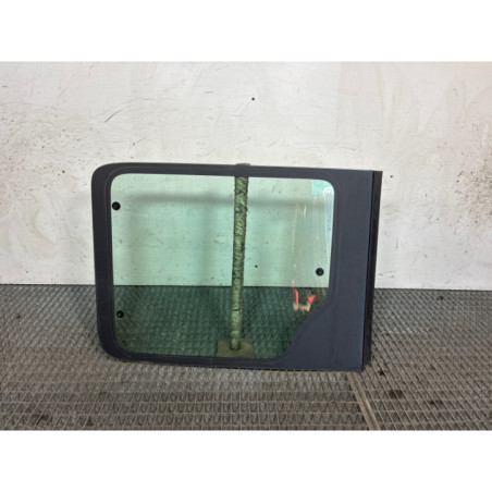 Vitre arriere droit CITROEN BERLINGO 1