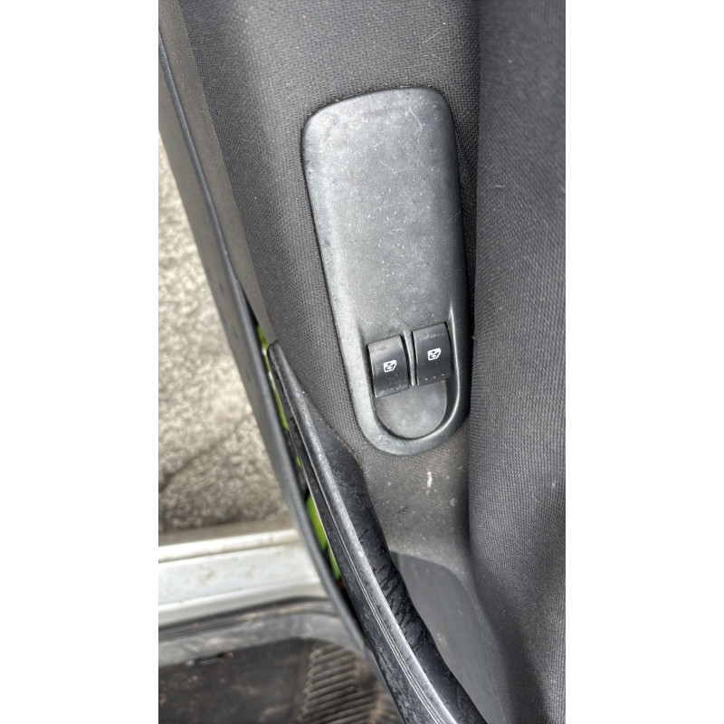 Custode arriere gauche (porte) RENAULT MEGANE 2 Photo n°15