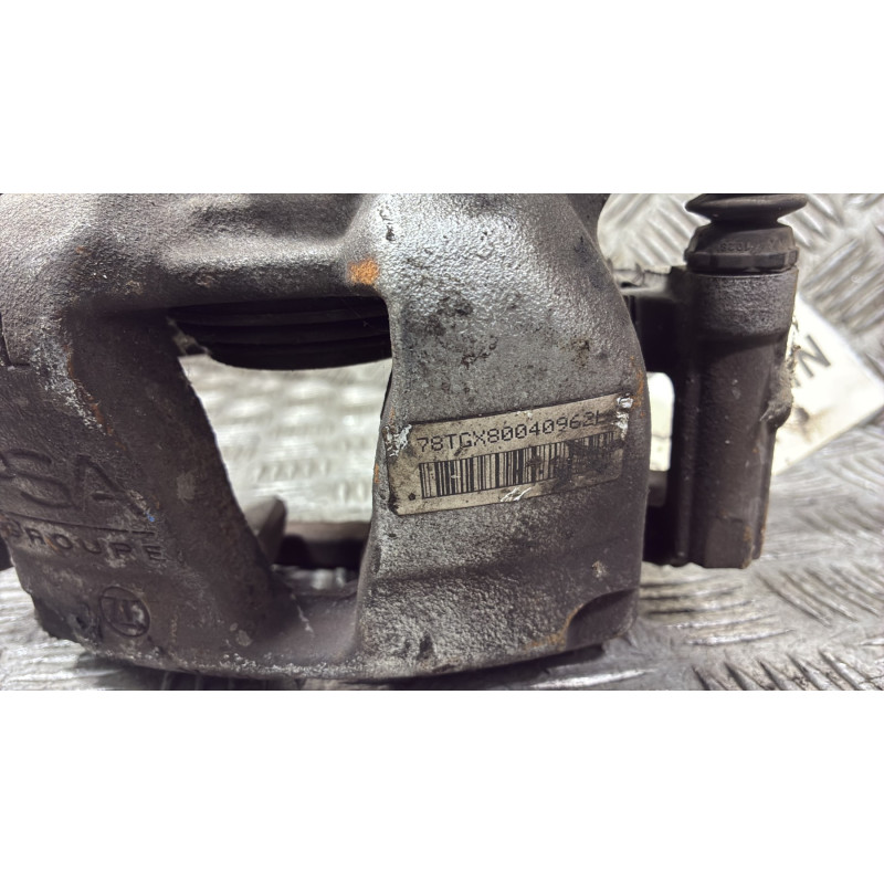 Etrier avant gauche (freinage) PEUGEOT 5008 2 Photo n°4