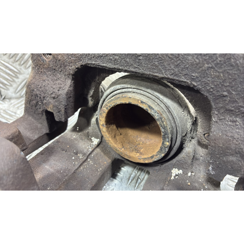 Etrier avant gauche (freinage) BMW X3 F25 Photo n°3